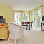 Apartment Ulmenschloesschen 06 Kuehlungsborn