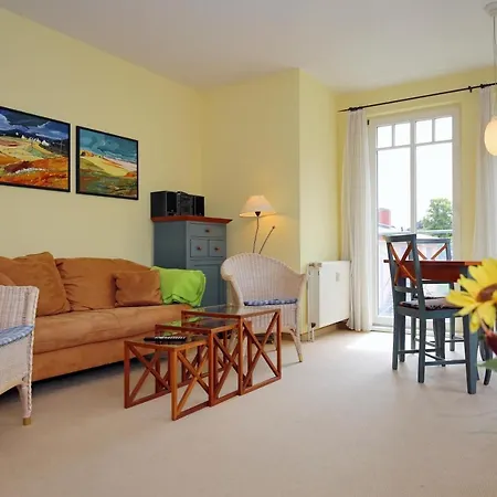 Apartment Ulmenschloesschen 06 Kuehlungsborn