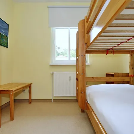 Apartment Ulmenschloesschen 06 Kuehlungsborn